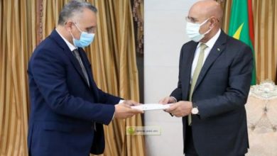 Photo of رئيس الجمهورية يتسلم التقرير السنوي للجنة الوطنية لحقوق الإنسان